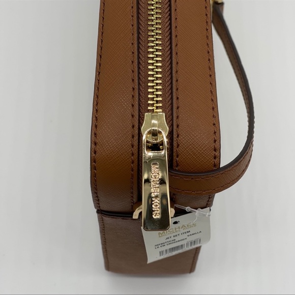 Michael Kors EW Crossbody Bag & Case Card - Picture 6 of 15